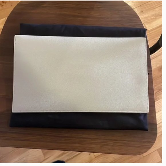 HOST PICK 🎉  YSL Uptown clutch - Picture 3 of 7